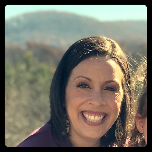 Meet your Posher, Nannette - Picture 1 of 1